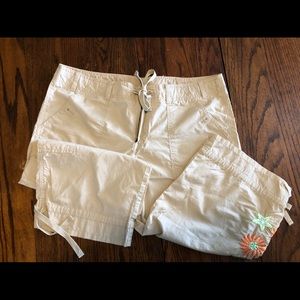 Gap tan capris with embroidery